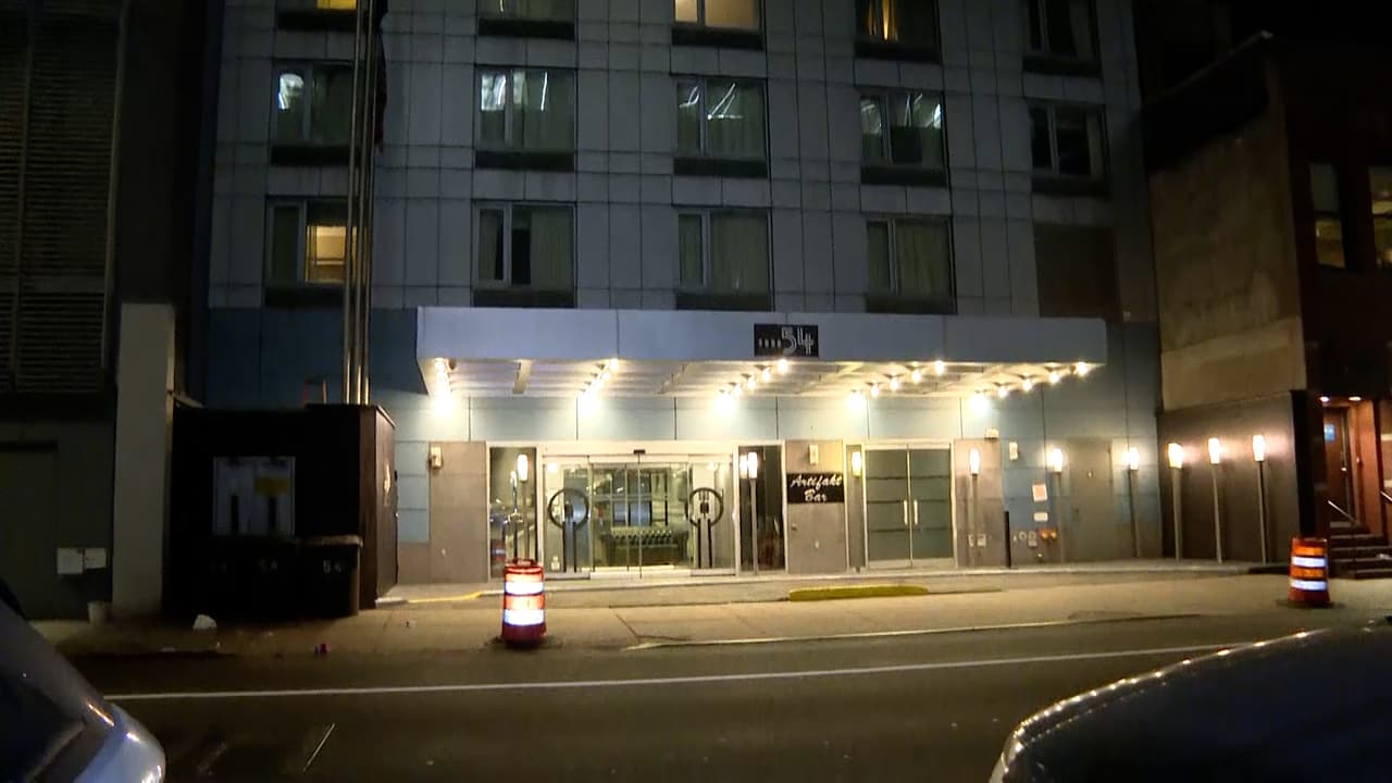 Aseguró que
<b>la víctima perdió la vida entre las 2:00 de la tarde del 8 de febrero y las 10:30 de la mañana del día siguiente</b> cuando fue hallada en la habitación 1109 del hotel.
<br>