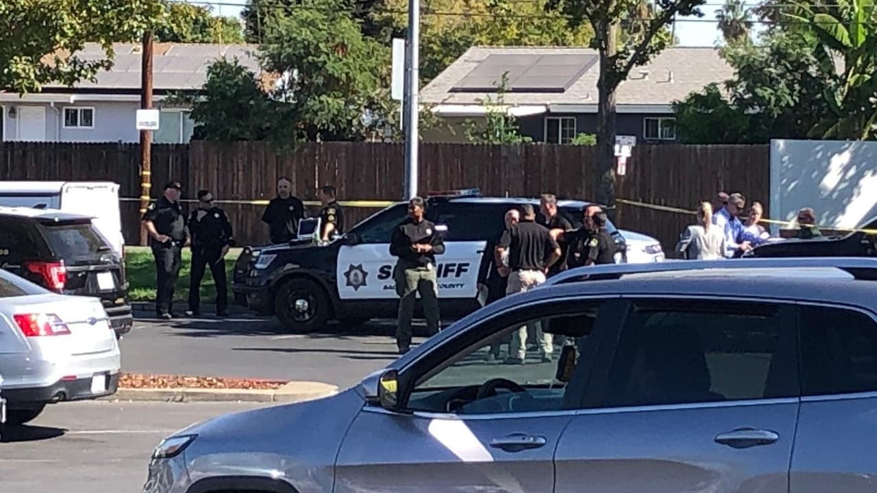 <h3 class="cms-H3-H3"><b>Condado de Sacramento</b></h3>
<br>La línea de no emergencia del Alguacil del condado de Sacramento es 916-874-5115.
<br>Para reportar algunos crímenes puedes ir a
<a href="https://www.sacsheriff.com/pages/crime_report.php" target="_blank">este enlace.</a>