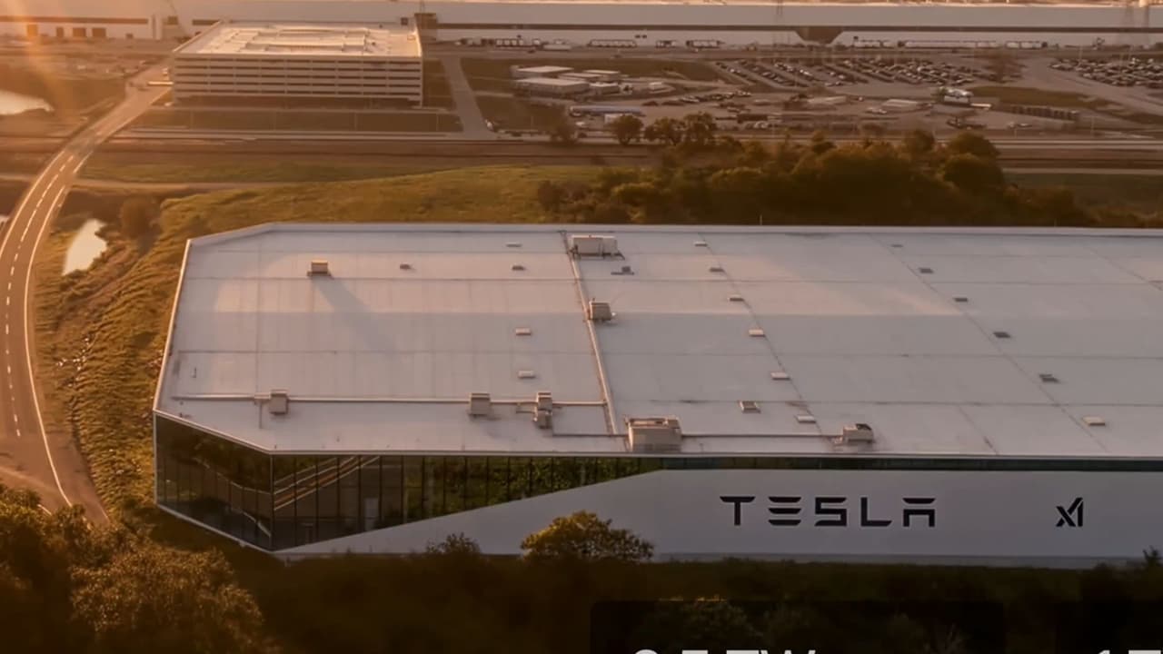 Elon Musk anuncia megaplanta de chips de IA en Austin valuada en $20 mil millones