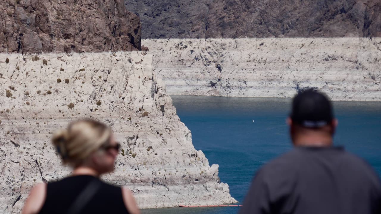 Investigan el hallazgo de posibles restos humanos en el lago Mead