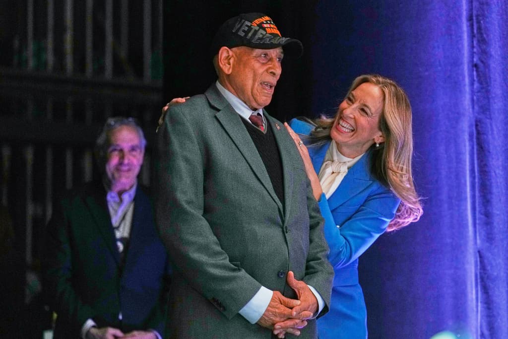 La gobernadora indicó que Nueva Jersey no permanecerá en silencio ante las políticas migratorias de la administración federal. "Que me aspen si en este estado, en este momento, lloramos alguna lágrima en silencio", declaró.