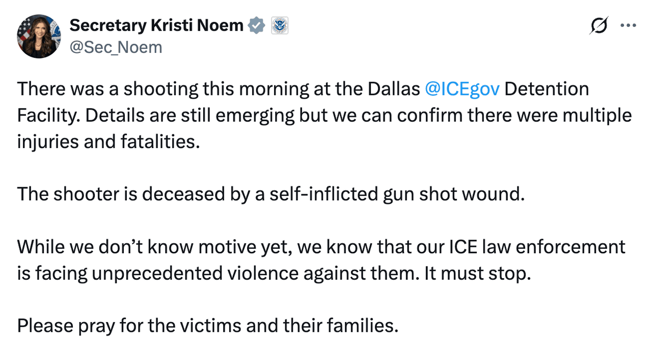 La secretaria de Seguridad Nacional de Estados Unidos, Kristi Noem, informó a las 8:05 C.T. que el tiroteo había ocurrido en la oficina de ICE.
<b>Confirmó que hubo varios heridos y víctimas mortales. </b>
<br>
<b>“El pistolero murió por una herida auto infligida”, indicó Noem. </b>
<br>