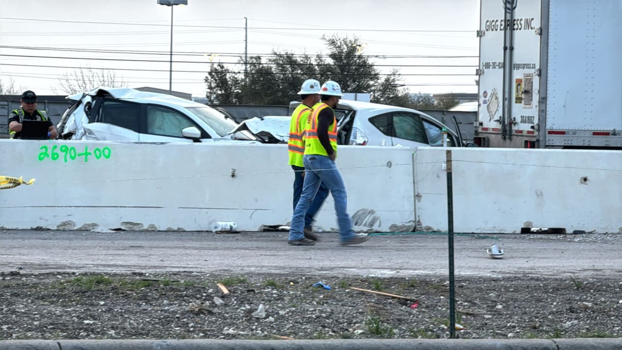 Otras versiones mencionaban que el choque pudo haber sido causado por una construcción que se lleva a cabo en la I-35, aunque ninguna de las dos versiones ha sido oficialmente confirmada.