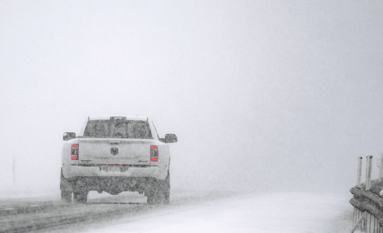 Lo que hay que saber sobre la poderosa tormenta invernal, la lluvia helada y frío intenso en gran parte de EEUU