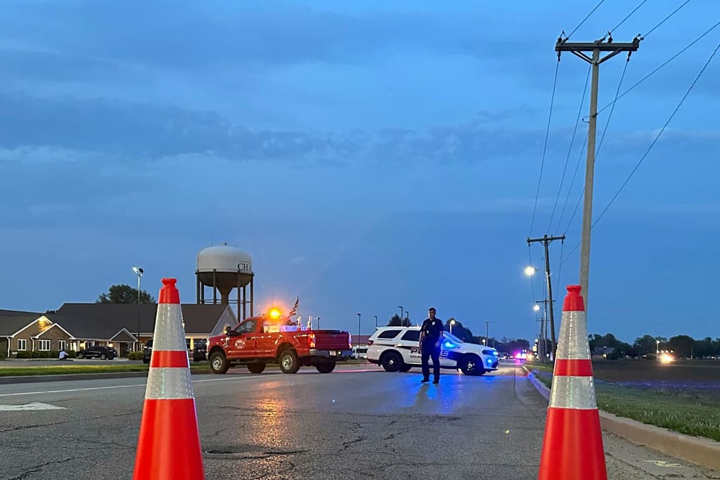 Al menos cuatro muertos, incluidos niños, y varios heridos luego de que un carro impactara contra un "after-school" en Illinois