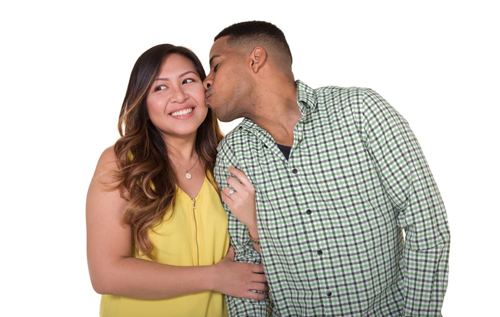 <b>Escorpión con Capricornio, una relación estable</b>
<br>Capricornio es signo de tierra y Escorpión de agua, la combinación perfecta. Por otra parte, la intuición escorpiónida ayuda a Capricornio a mirar la realidad con una óptica más interna, y la forma disciplinada y realista de Capricornio equilibra la balanza en la ecuación. En la intimidad se compenetran muy bien.