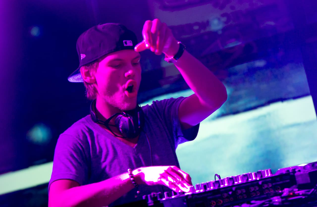 Report say that Avicii killed himself