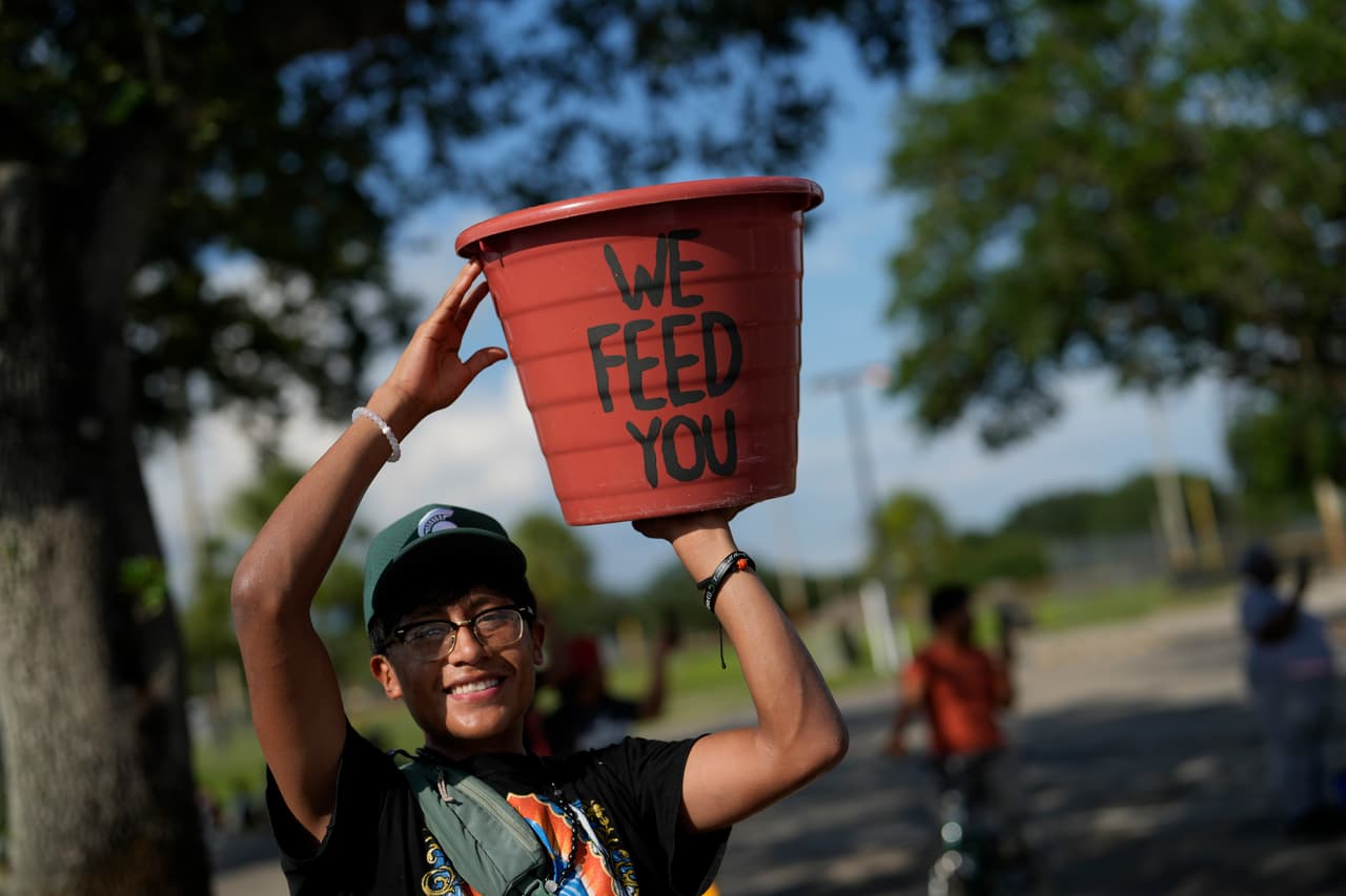 Cómo los migrantes se volvieron la mayor fuente de crecimiento demográfico en EEUU este año