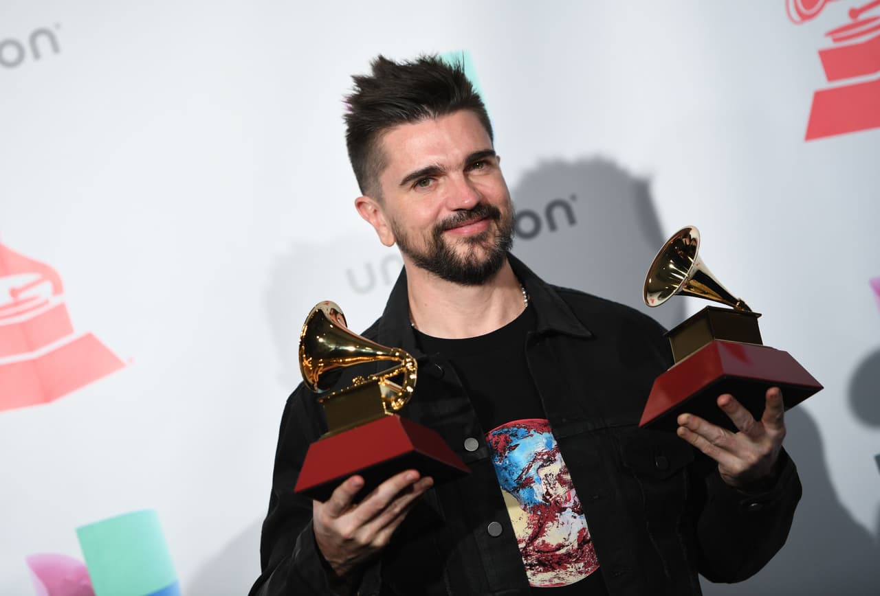 <b>Juanes</b>
<br>
<b>Gramófonos ganados: </b>2
<br>
<b>Categorías en las cuales ganó:</b>
<br>Mejor Álbum Pop/Rock
<br>Mejor Ingeniería de Grabación para un Álbum