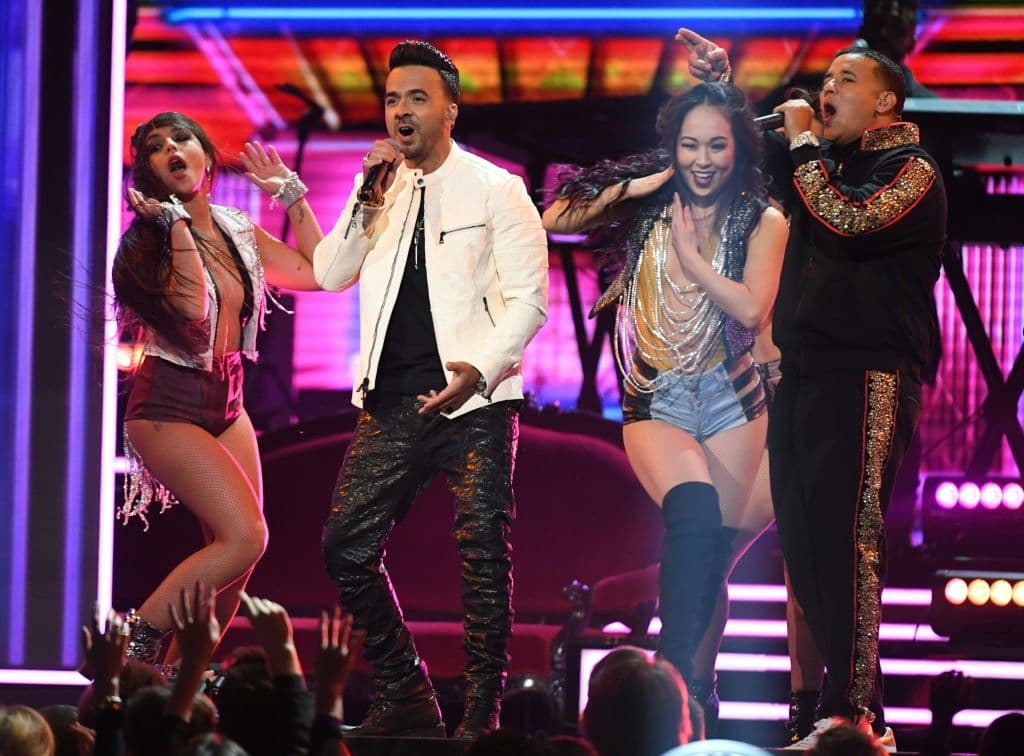 2.- Despacito | canción interpretada por Luis Fonsi y Daddy Yankee.