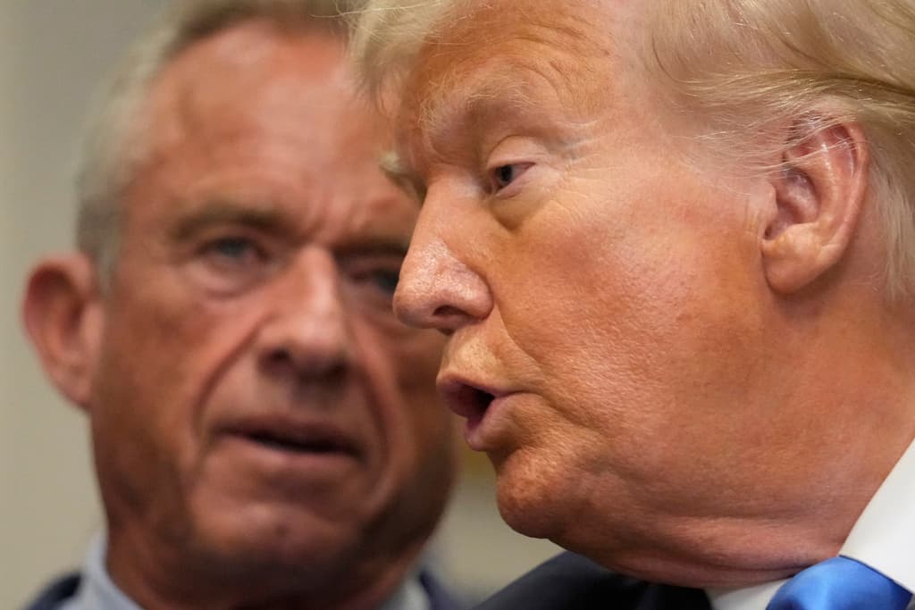 Trump dice a embarazadas que aguanten sin Tylenol: otro ejemplo de cómo los hombres opinan del dolor femenino