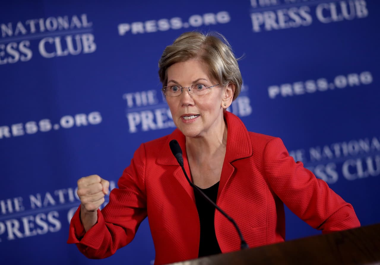 <b>Elizabeth Warren, 69 años.</b> Es senadora por Massachusetts desde 2013 y vicepresidenta del caucus demócrata en el Senado desde 2017. Fue asesora de la Oficina de Protección Financiera del Consumidor del gobierno de Barack Obama y profesora de leyes en Harvard. Es conocida por ser crítica de Wall Street y animar a la base demócrata con un discurso económico proregulación. Promueve su ascendencia nativa americana.