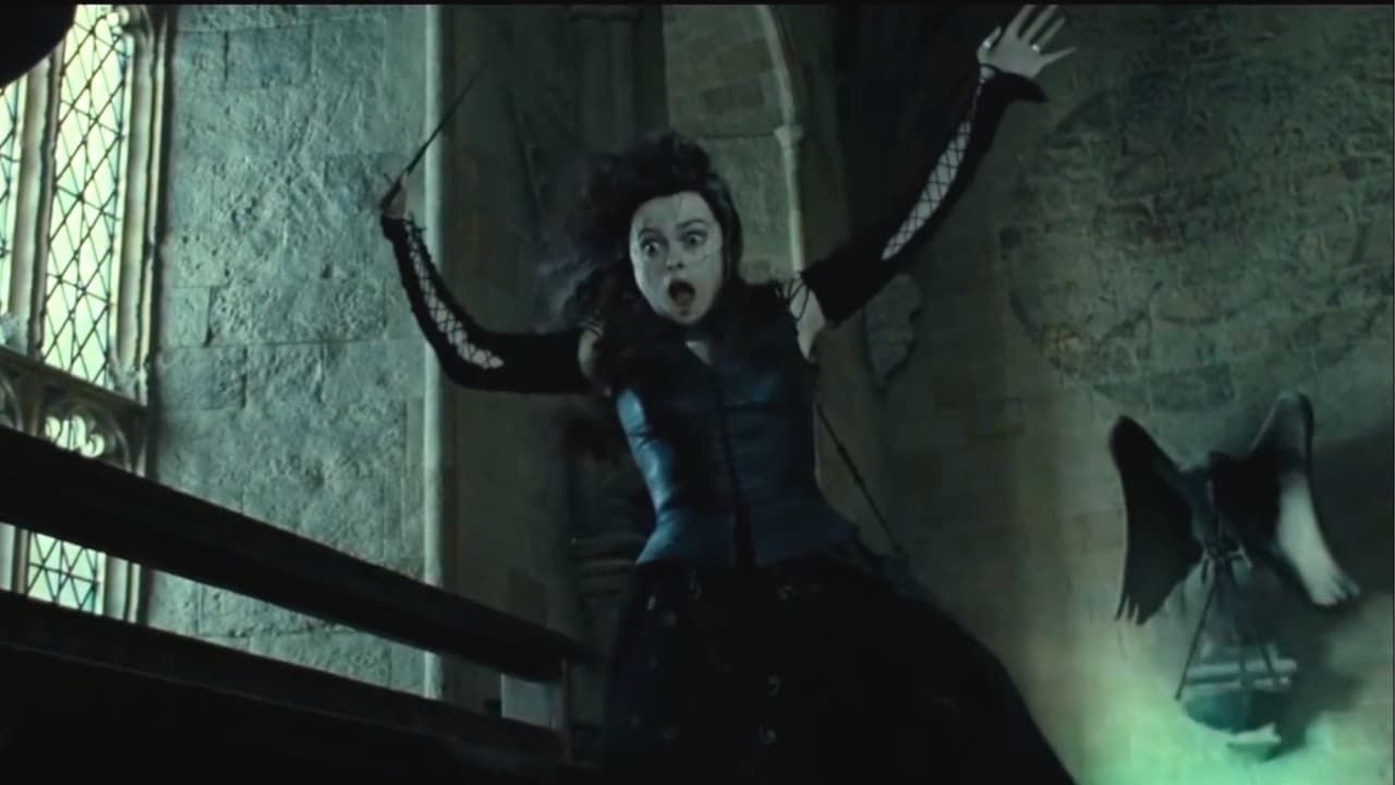Bellatrix Lestrange es congelada primero antes de recibir el golpe final.