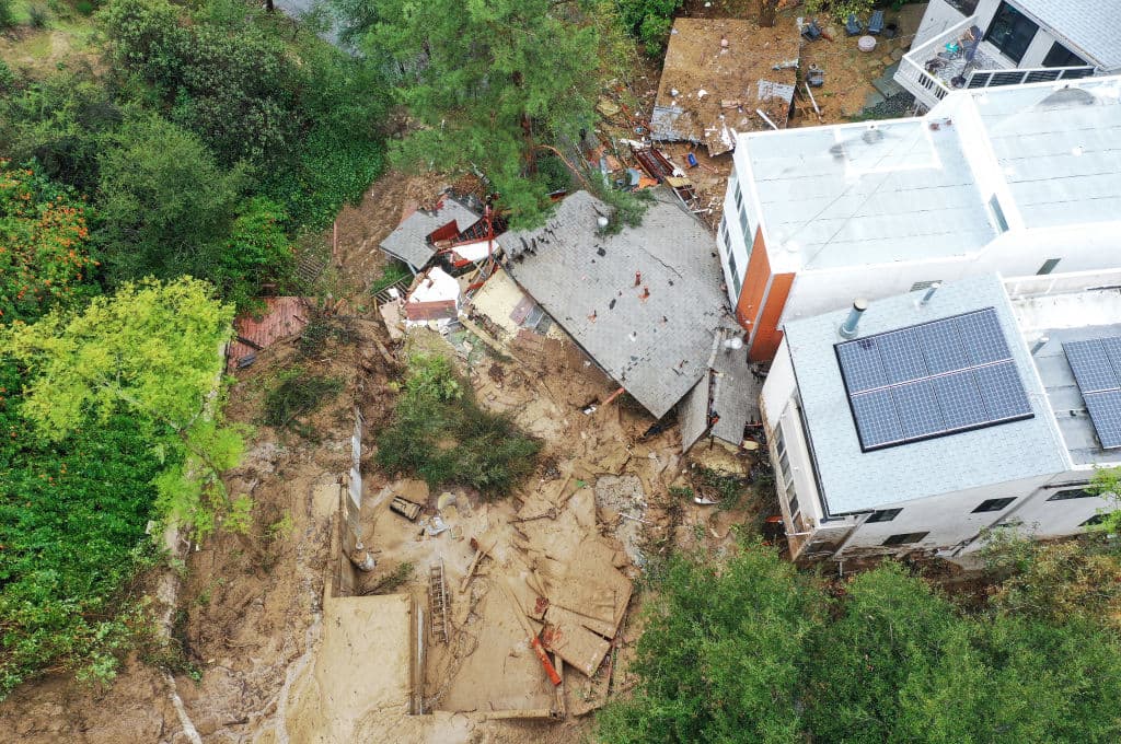 Baldwin Hills no es la única zona bajo amenaza en Los Ángeles. En
<b>Hollywood Hills</b> también se reportan viviendas en riesgo.