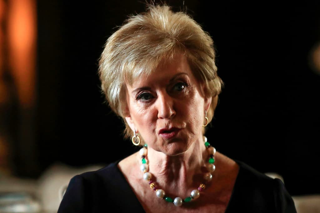 Trump elige a Linda McMahon, exejecutiva de lucha libre, para liderar el Departamento de Educación que él prometió eliminar