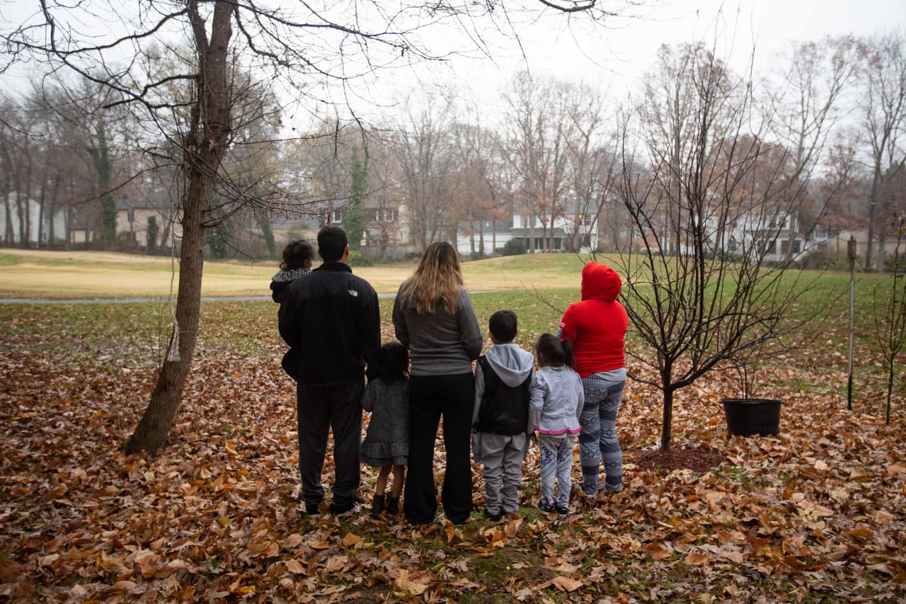 Por qué 10 miembros de una misma familia centroamericana llegan a EEUU, piden asilo y sus casos son tratados de maneras tan diversas