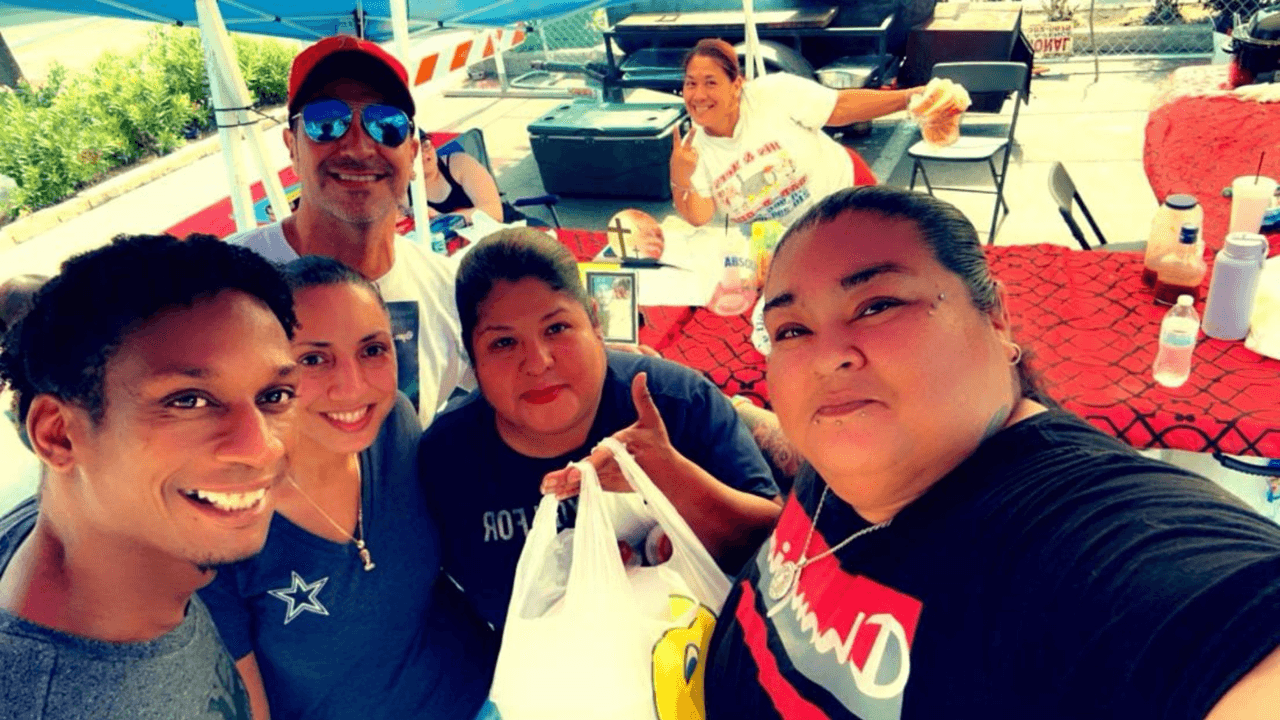 Familiares y amigos de Ray Rey organizaron además una rifa, y no descartan organizar otras actividades en memoria del joven, y en busca de fondos para los gastos.
<b>En caso de tener información sobre el caso, llama enseguida al 911</b>.