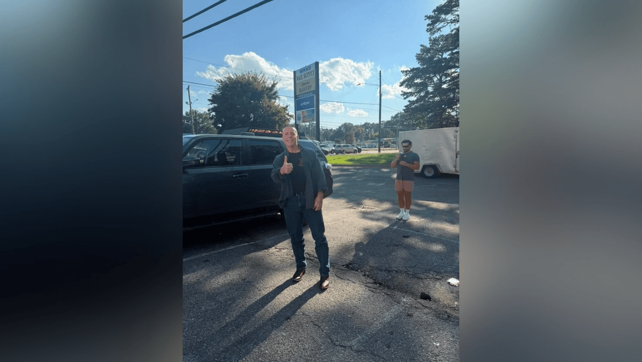 “No eres bienvenido a Manolo’s Bakery”: dueño de una panadería le niega la entrada a Greg Bovino