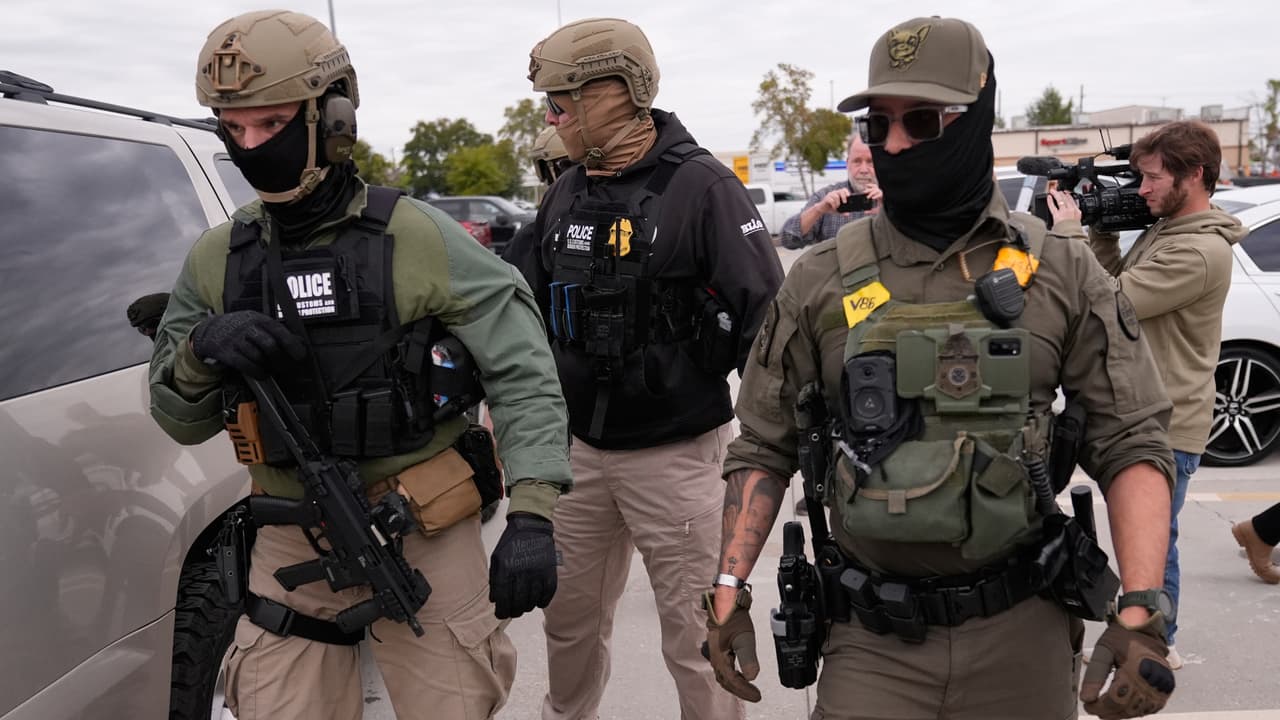 Gobierno prepara multas de $18,000 a inmigrantes para cubrir los gastos de deportaciones: esto es todo lo que debes saber