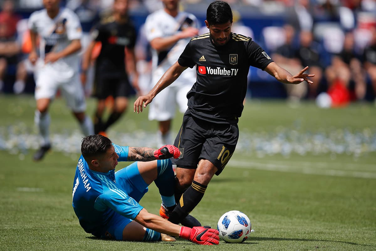 Antes de jugar con LAFC, Carlos Vela actuó con el Arsenal y el West Bromwich en Inglaterra y en España con el Salamanca, Osasuna y la Real Sociedad.