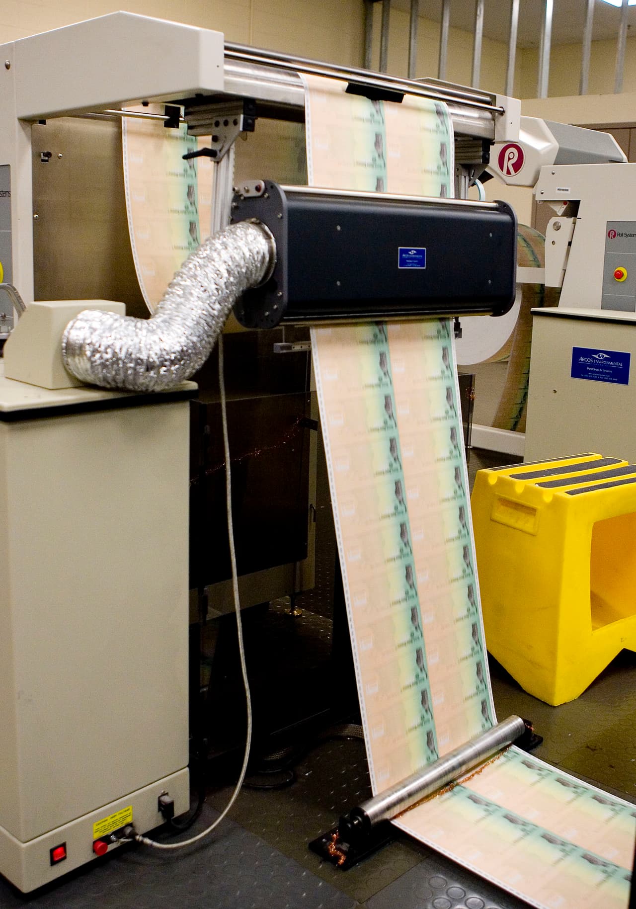 <a href="https://www.irs.gov/es/credits-deductions/child-tax-credit-non-filer-sign-up-tool" target="_blank">Las personas que no declaran impuestos pueden usar una herramienta creada por el IRS para obtener el crédito tributario por hijos. </a>
<br>
<br>
<b>Quién deberá utilizar esta herramienta:</b>
<br>
<br>Utilice esta herramienta para informar sobre sus hijos calificados que nacieron antes de 2021 si usted:
<br>
<ul>
<li style="box-sizing: border-box;">No tiene el requisito de presentar una declaración de impuestos de 2020, no presentó una y no planifica presentarla. </li>
<li style="box-sizing: border-box;">Tiene una vivienda principal en los Estados Unidos por más de la mitad del año.</li>
</ul>