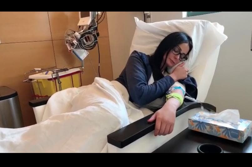 "En estos momentos tan difíciles que estamos pasando todos, quería darles una buena noticia. Ayer, los resultados de mis exámenes salieron negativos, así que he terminado mi tratamiento con el melanoma cáncer", dijo en
<b><a href="https://www.instagram.com/p/B-JDF7sJ776/?utm_source=ig_embed" target="_blank">un video </a></b>en su cuenta de Instagram.
<br>