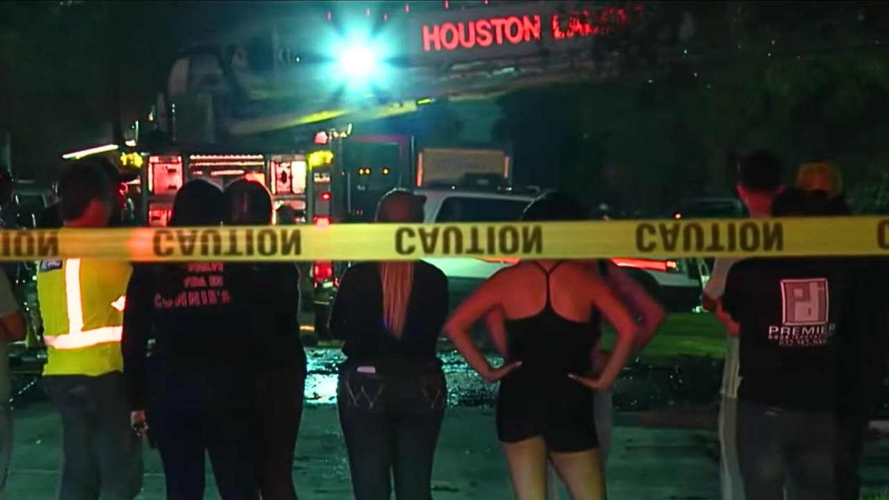Identifican a trabajador que murió sepultado por alquitrán en planta de Houston