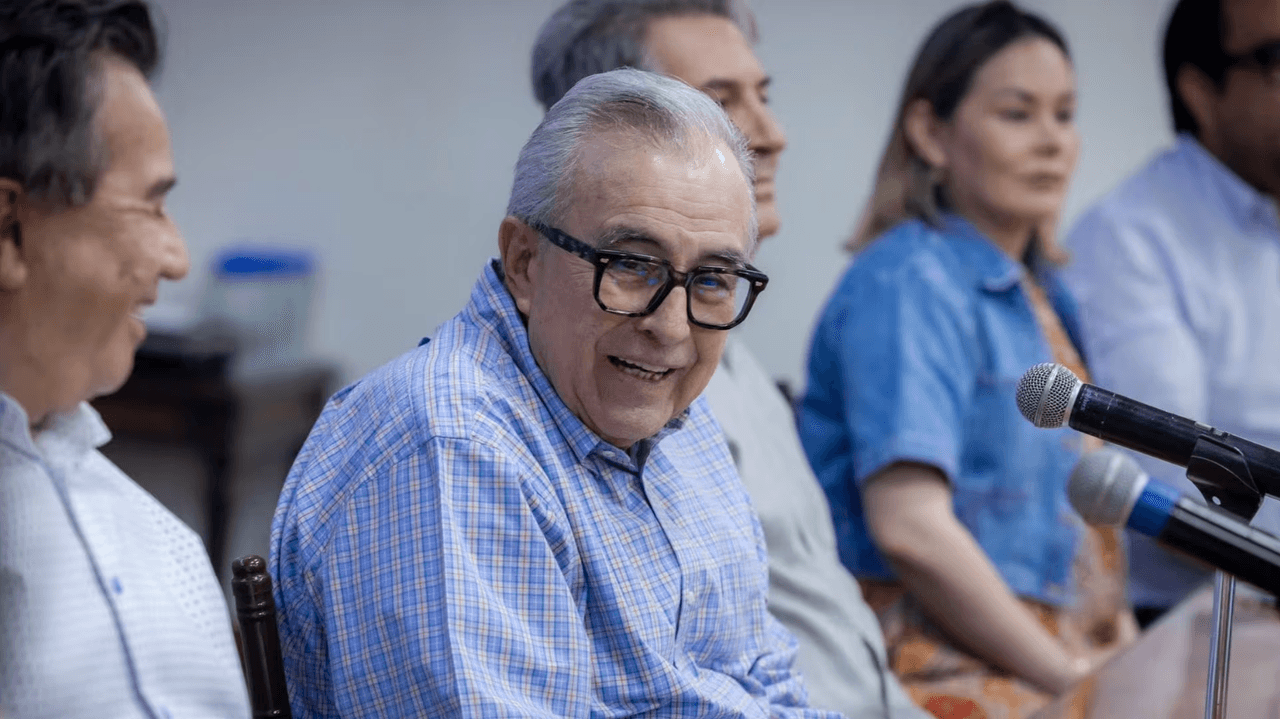 El gobernador Rubén Rocha anuncia que retoma su cargo en el estado de Sinaloa