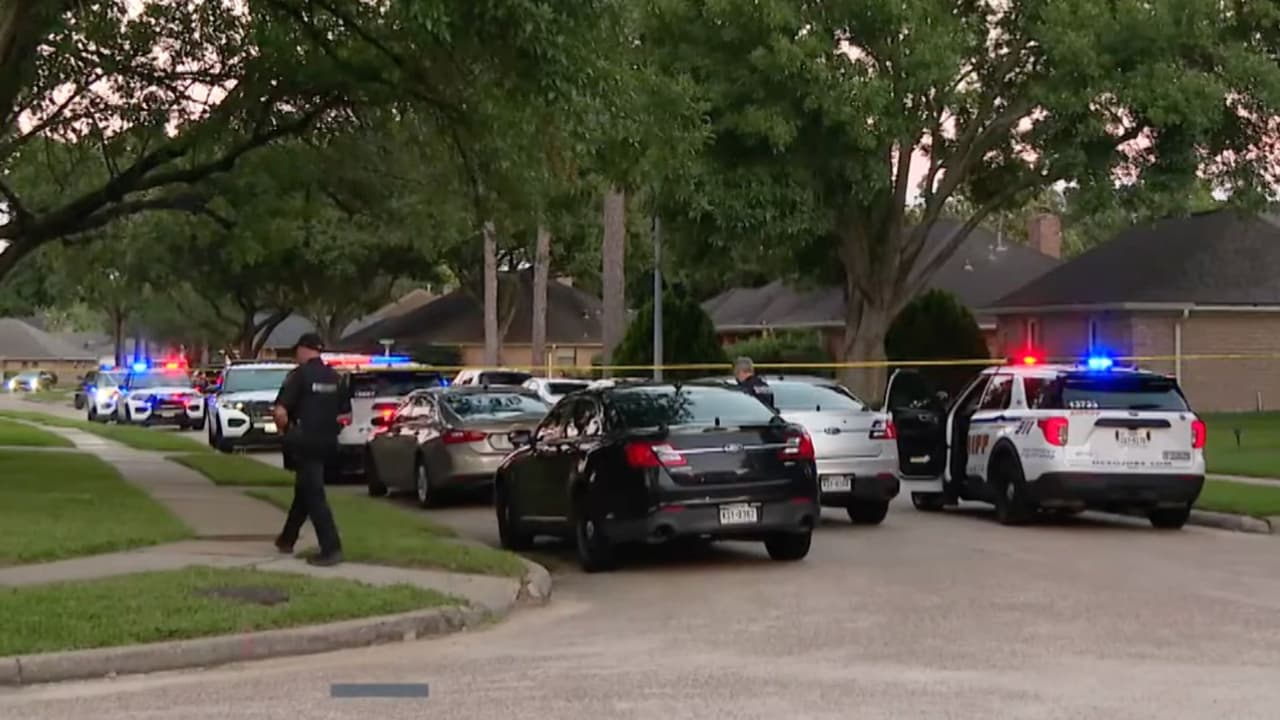 Dejan cadáver en garaje: Esto se sabe del hispano hallado muerto en la casa de un amigo en Texas