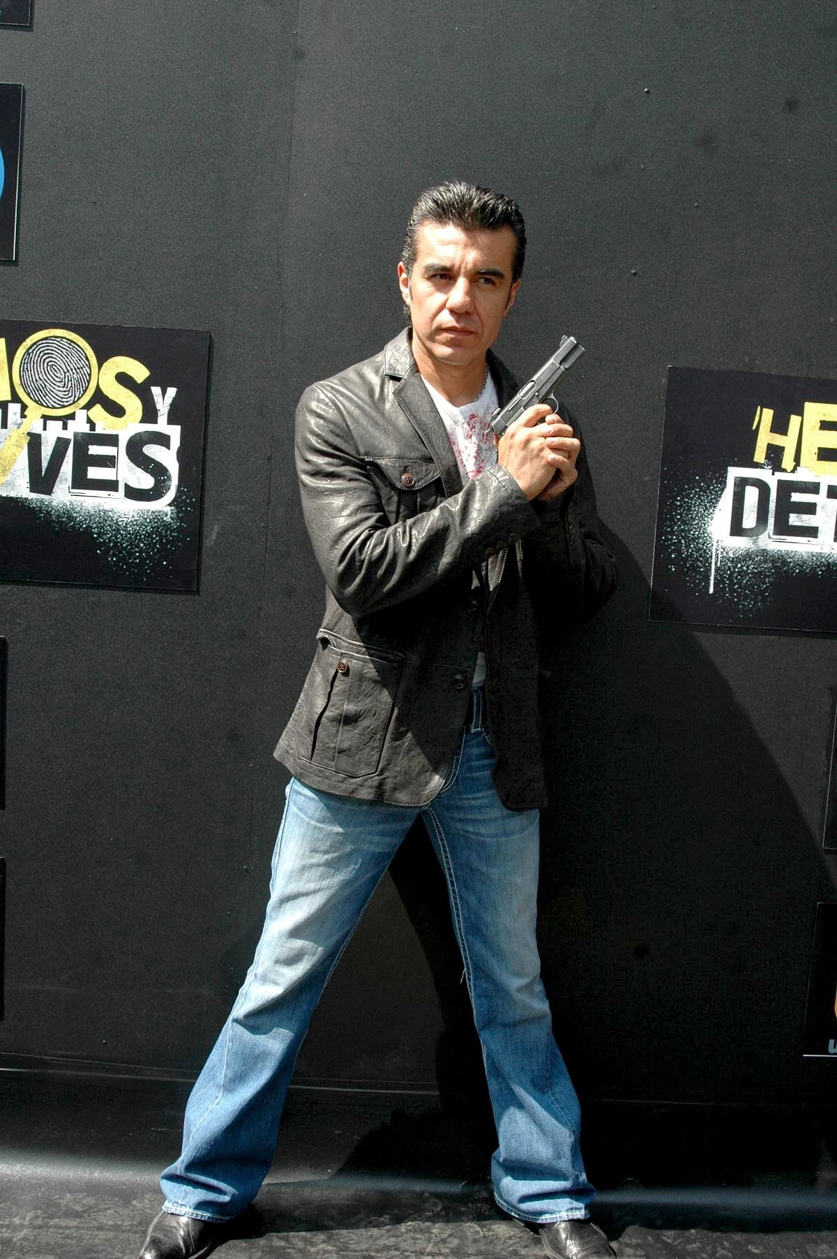 En 1997 incursionó en el programa de comedia 'Picardía Mexicana', producido por Carla Estrada, el cual lo catapultó a la fama.