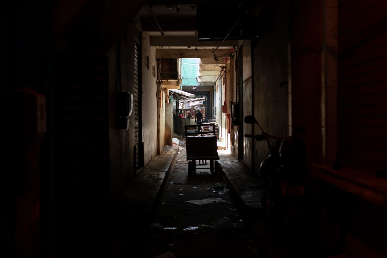 Tras el incidente, la
<a href="https://www.univision.com/temas/policia">policía </a>encontró el cuerpo de Souza tirado sobre el piso de la celda,
<b> con su corazón extraído y metido en un recipiente de plástico</b>, varios cortes en todo su cuerpo y además su pene estaba cortado y metido en su boca.
<br>