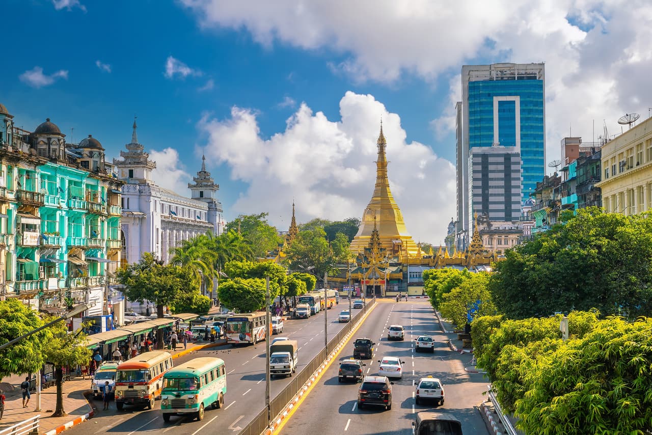 <h3 class="cms-H3-H3">4. Burma (Myanmar)</h3>
<br>
<br>🛫
<b>Factores de riesgo:</b> Inestabilidad social y conflicto armado.
<br>
<br>🛫
<b>Advertencia más reciente del Departamento de Estado: </b>26 de julio de 2022.
<br>