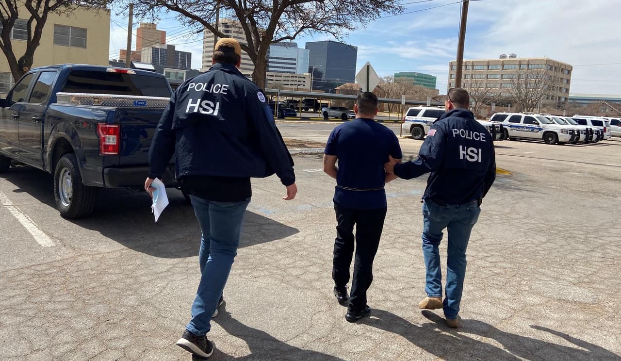 Tom Homan confirma que ICE arrestó a 200,000 inmigrantes en los últimos cuatro meses