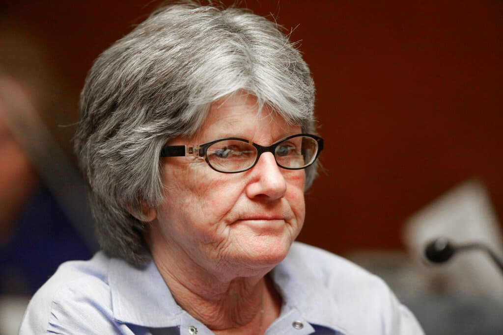 Quién es Patricia Krenwinkel, la seguidora de Charles Manson que podría quedar en libertad condicional