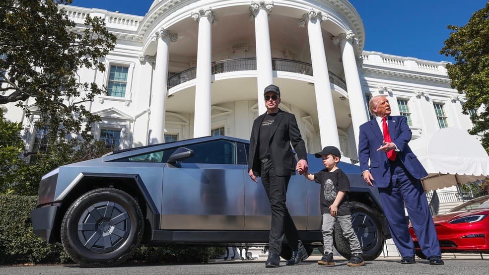 Aumentan los problemas de Tesla con un nuevo recall de 46,000 unidades, casi todos los Cybertruck