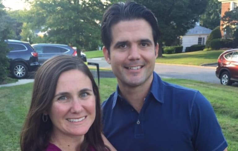Hallan muertos a una pareja y sus dos hijas en una vivienda de Florida: esto es lo que se sabe del caso