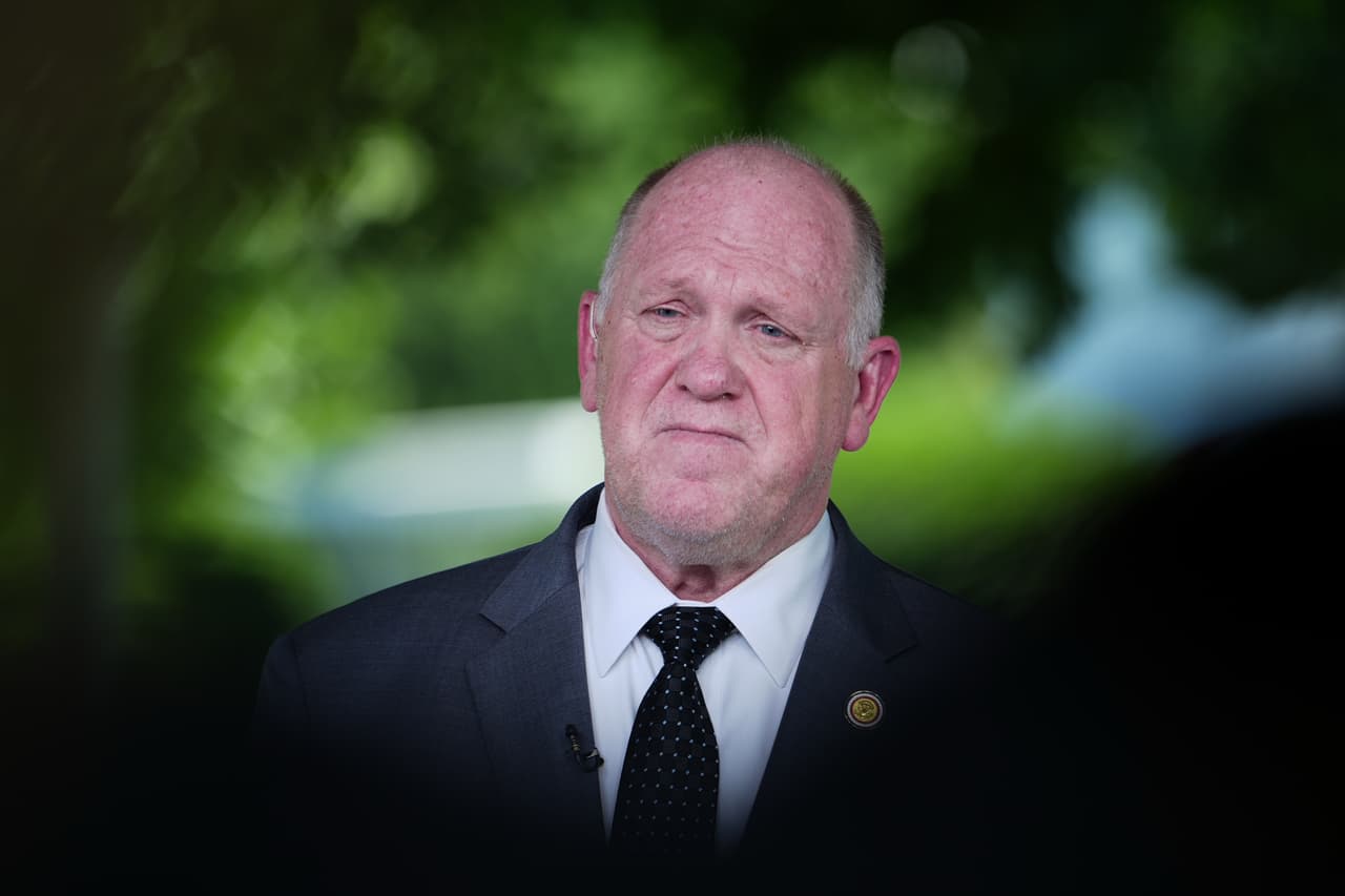 "Los espaguetis estaban buenos": Tom Homan rechaza denuncias sobre malas condiciones en Delaney Hall