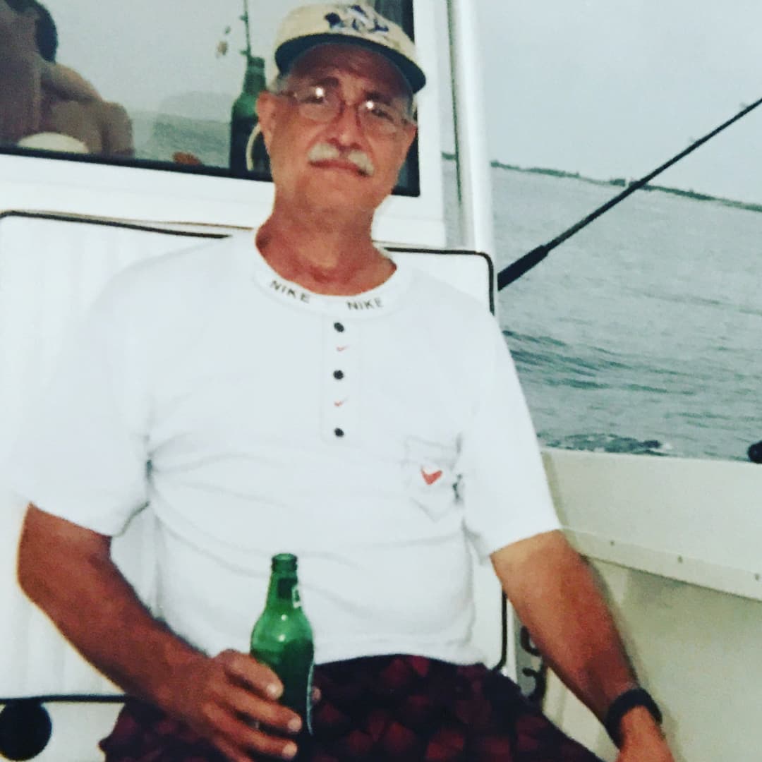 Desafortunadamente, su padre falleció el 13 de diciembre de ese año, en su natal Puerto Rico, víctima de un paro cardiaco tras su lucha contra el cáncer de colon. La reina de belleza había pedido oración porque los médicos ya le habían advertido a la familia que su condición era crítica.