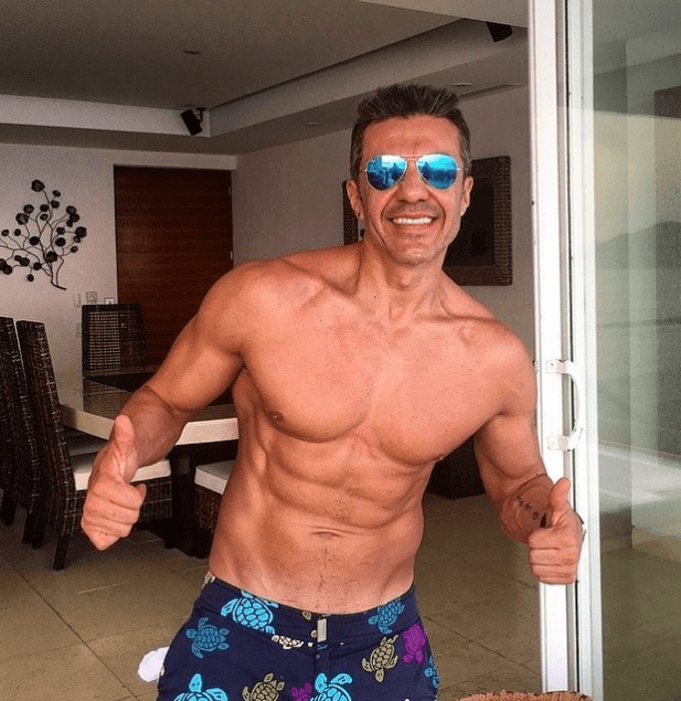 En repetidas ocasiones ha robado suspiros con su escultural figura. Sin embargo, hace dos años, ésto cambió cuando atravesó una severa crisis de salud intestinal.