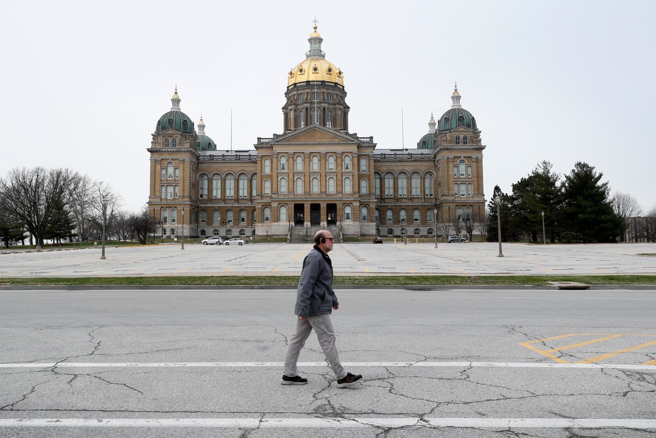 Cómo un sorpresivo triunfo en la republicana Iowa alimenta las esperanzas demócratas para las elecciones de mitad de período