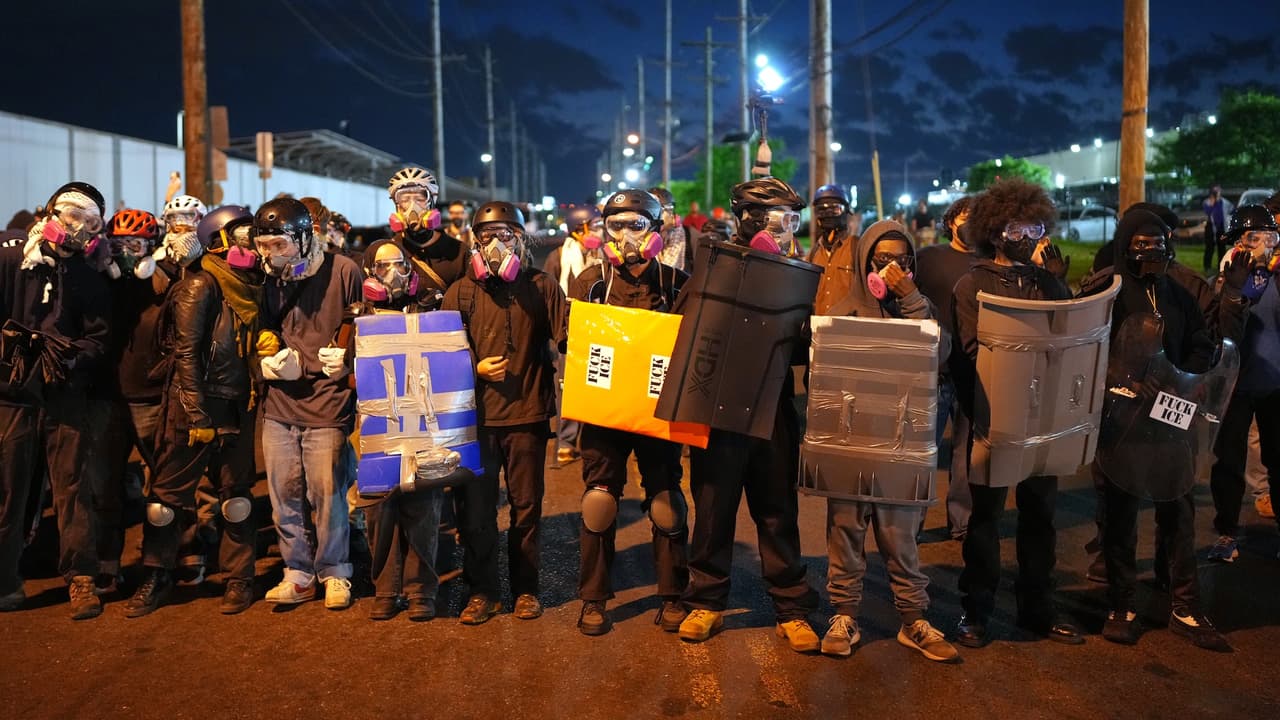 Arrestan a seis personas tras nuevas protestas frente al centro de detención Delaney Hall