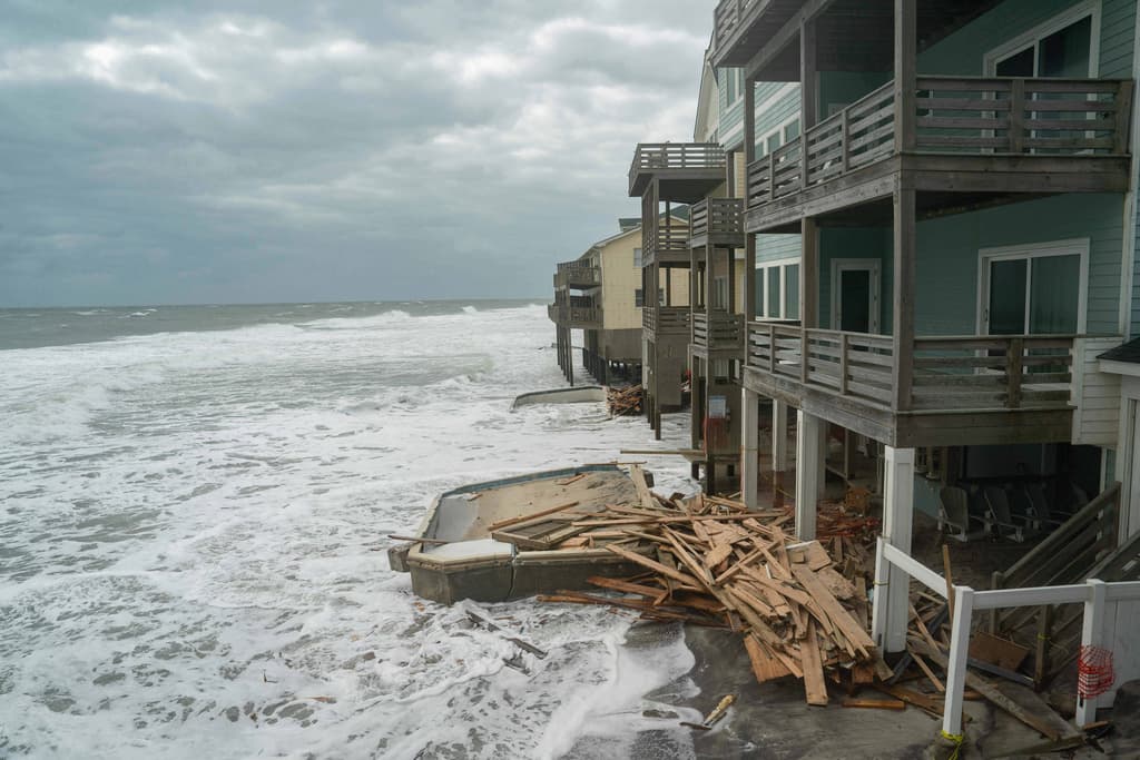 Tormentas sin nombre amenazan la costa este en fin de semana festivo