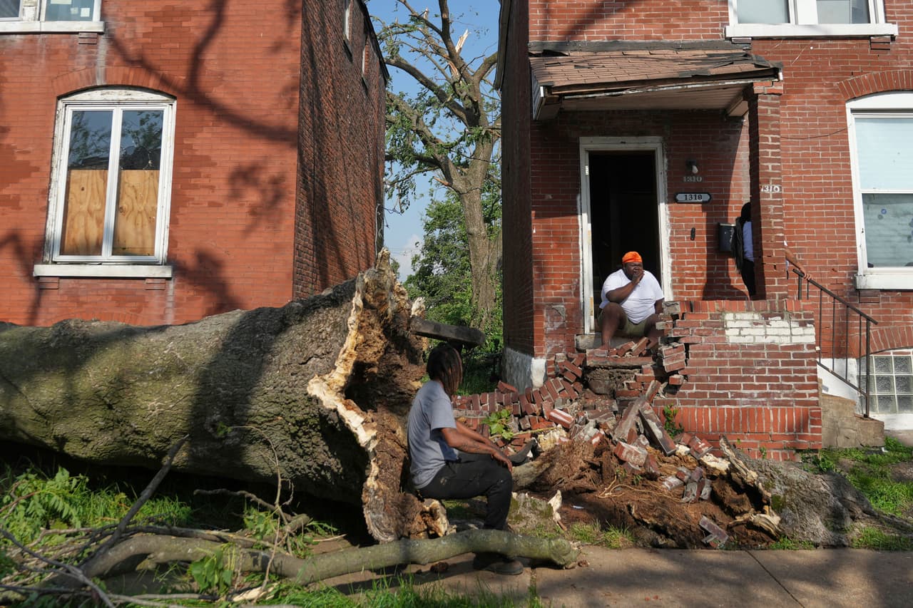 4 muertos tras el paso de tormentas severas y un tornado en St. Louis