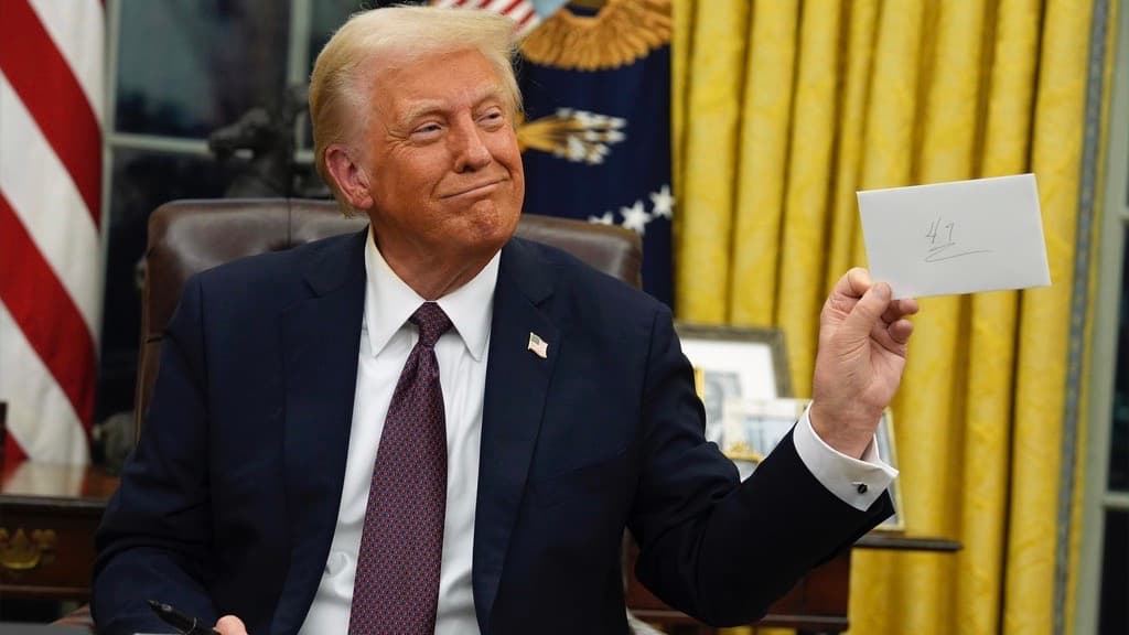 Qué dice la carta que le dejó Biden a Trump en el escritorio de la Oficina Oval