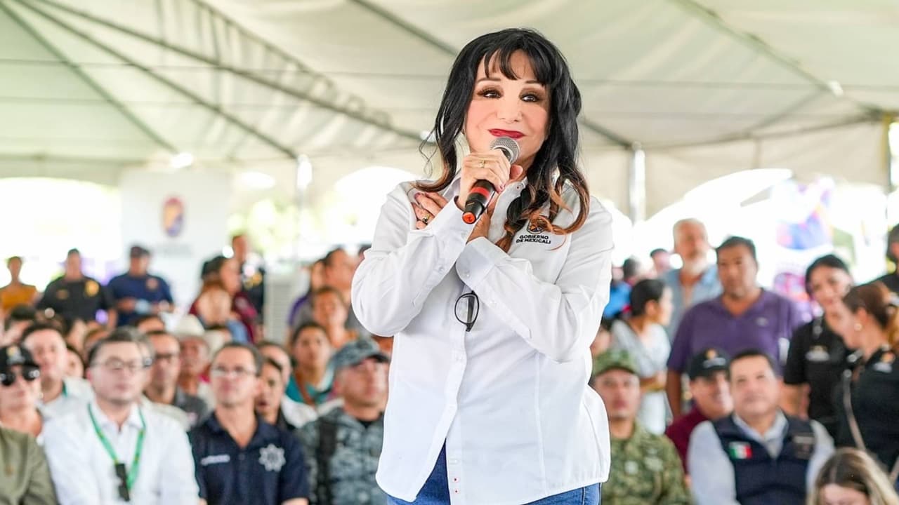 “Sin motivo alguno o aviso previo”: Le quitan la visa al esposo de una funcionaria mexicana