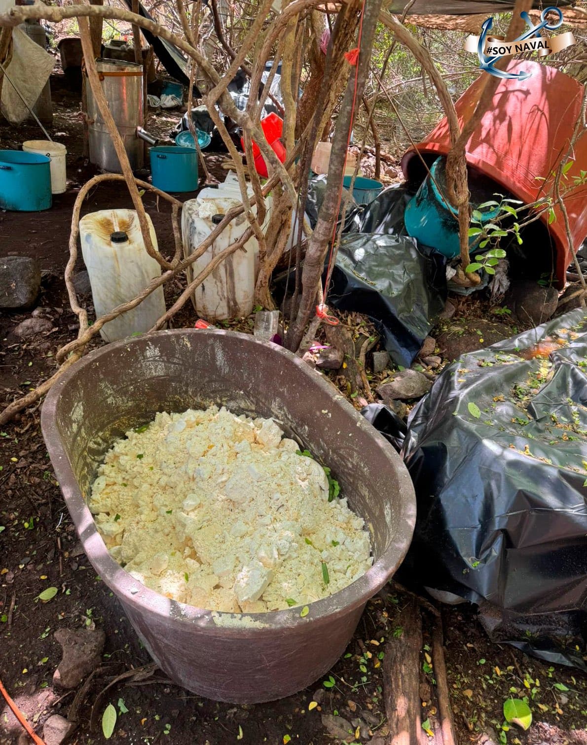 Hallaron 950 kilogramos de
<b>metanfetamina</b>.