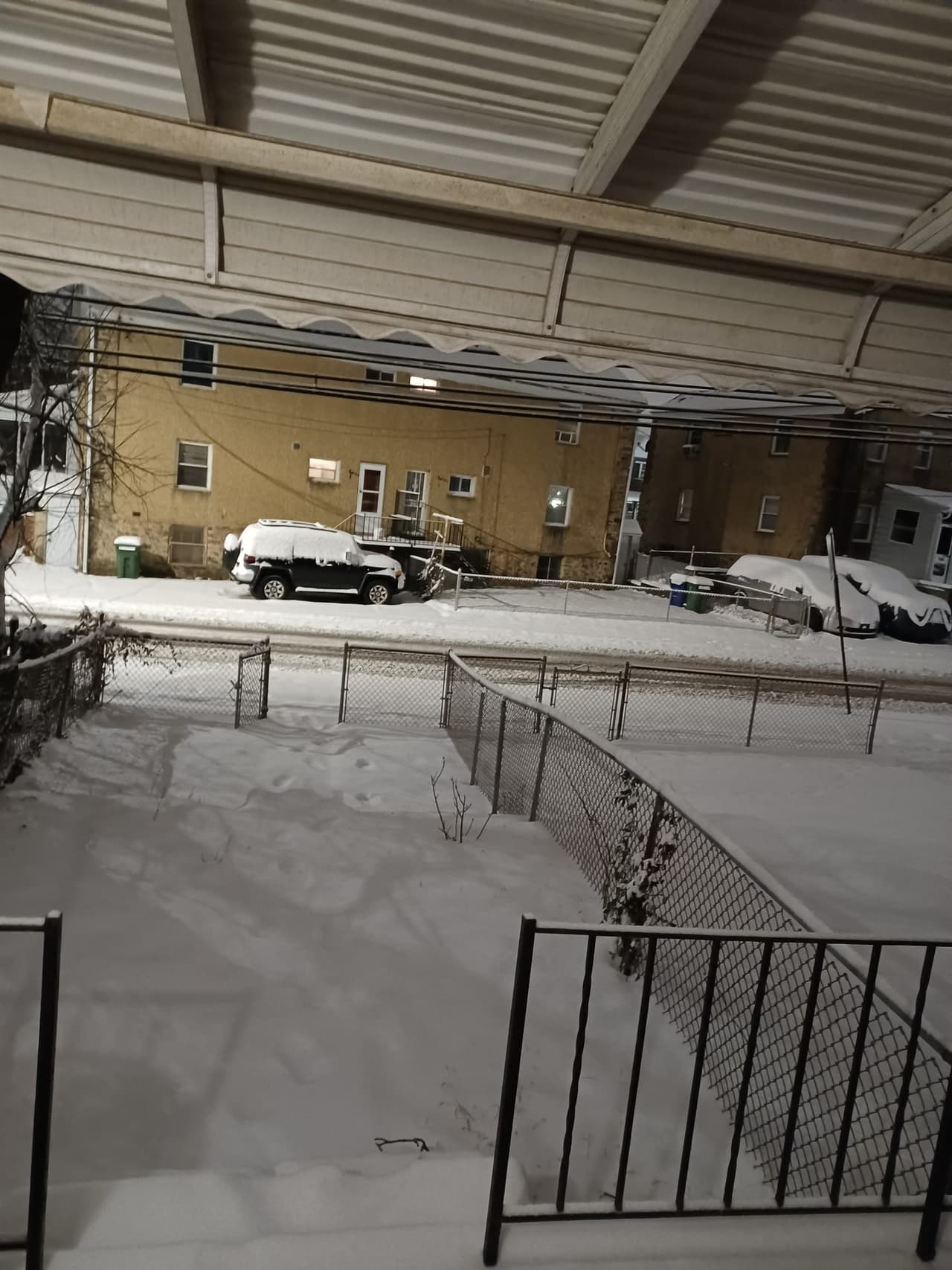 Los usuarios de Univision compartieron la vista de la nieve desde sus apartamentos o casas.