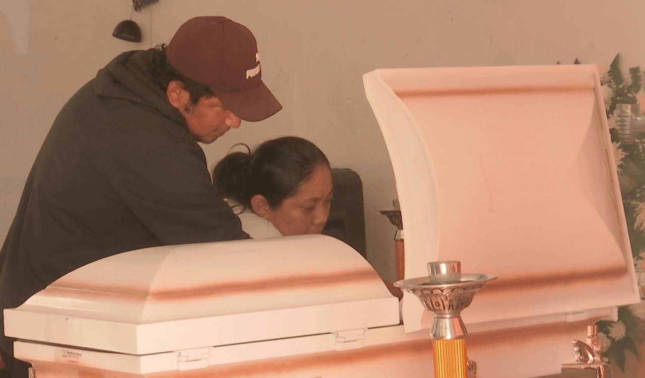 Tras su fallecimiento por el desplome de la aeronave en la bahía de Galveston, sus restos fueron trasladados desde Texas hasta México
<b>en un vuelo con destino a Cancún, Quintana Roo.</b>