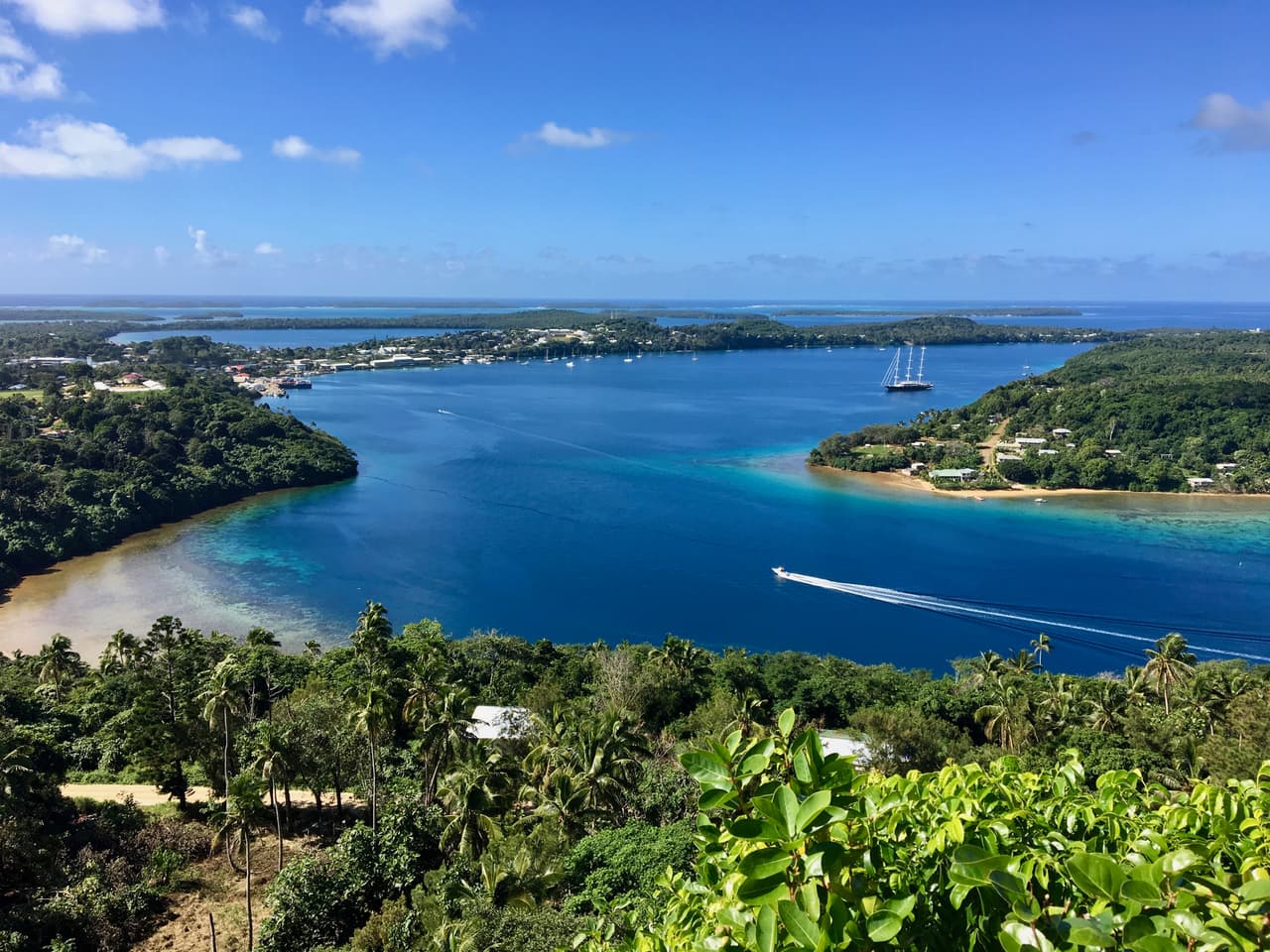 <h3 class="cms-H3-H3">17. Tonga</h3>
<br>
<br>🛫
<b> Factores de riesgo: </b>Erupciones volcánicas recientes.
<br>
<br>🛫
<b>Advertencia más reciente del Departamento de Estado: </b>18 de abril de 2022.
<br>