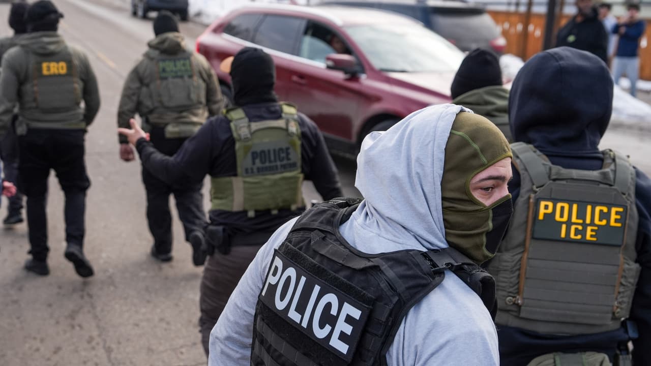 ICE cambia las reglas para detener vehículos: estas son las nuevas medidas para sus operativos